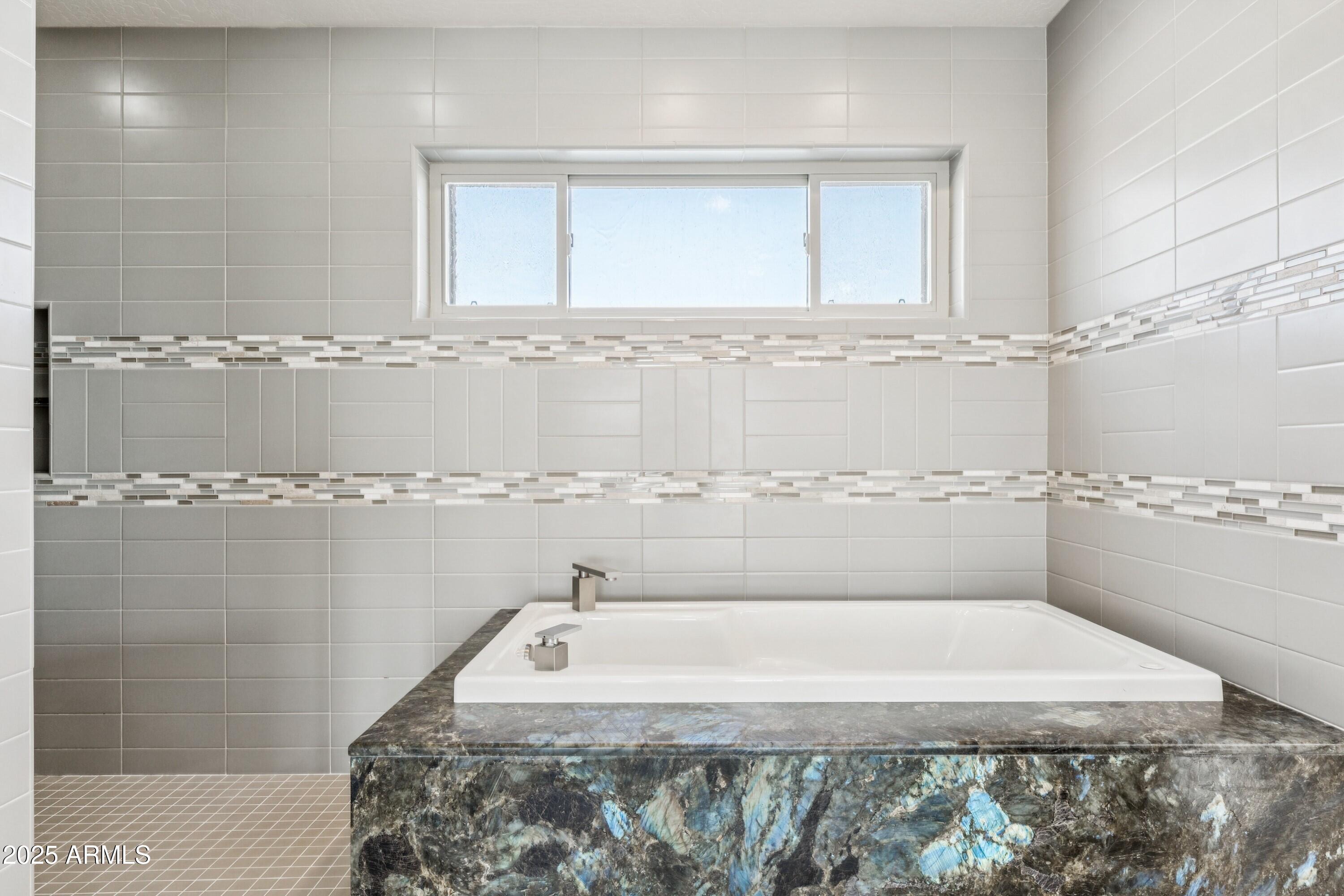 FOUNTAIN HILLS 605-A LT 24 BK 1 LT 14,15 BLK 2 - Residential