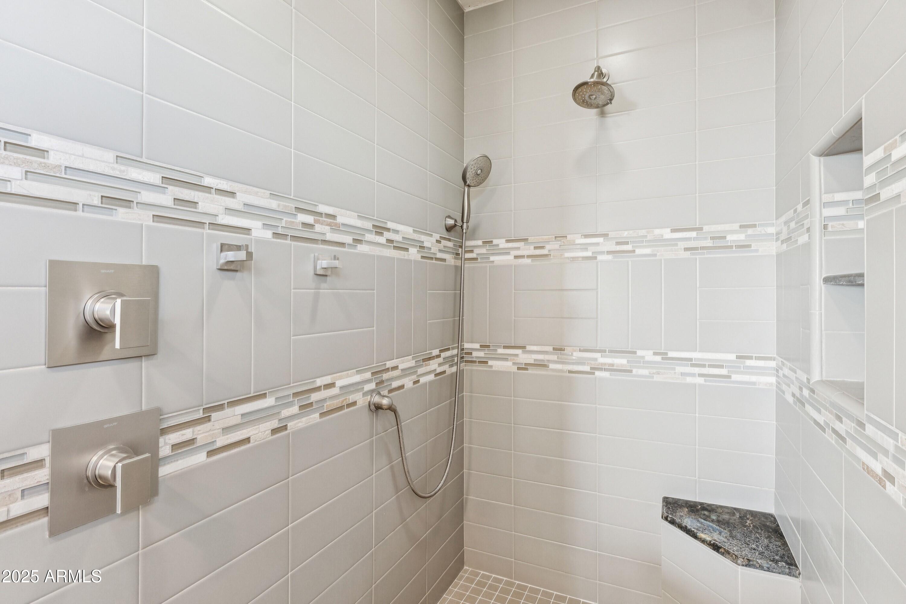 FOUNTAIN HILLS 605-A LT 24 BK 1 LT 14,15 BLK 2 - Residential