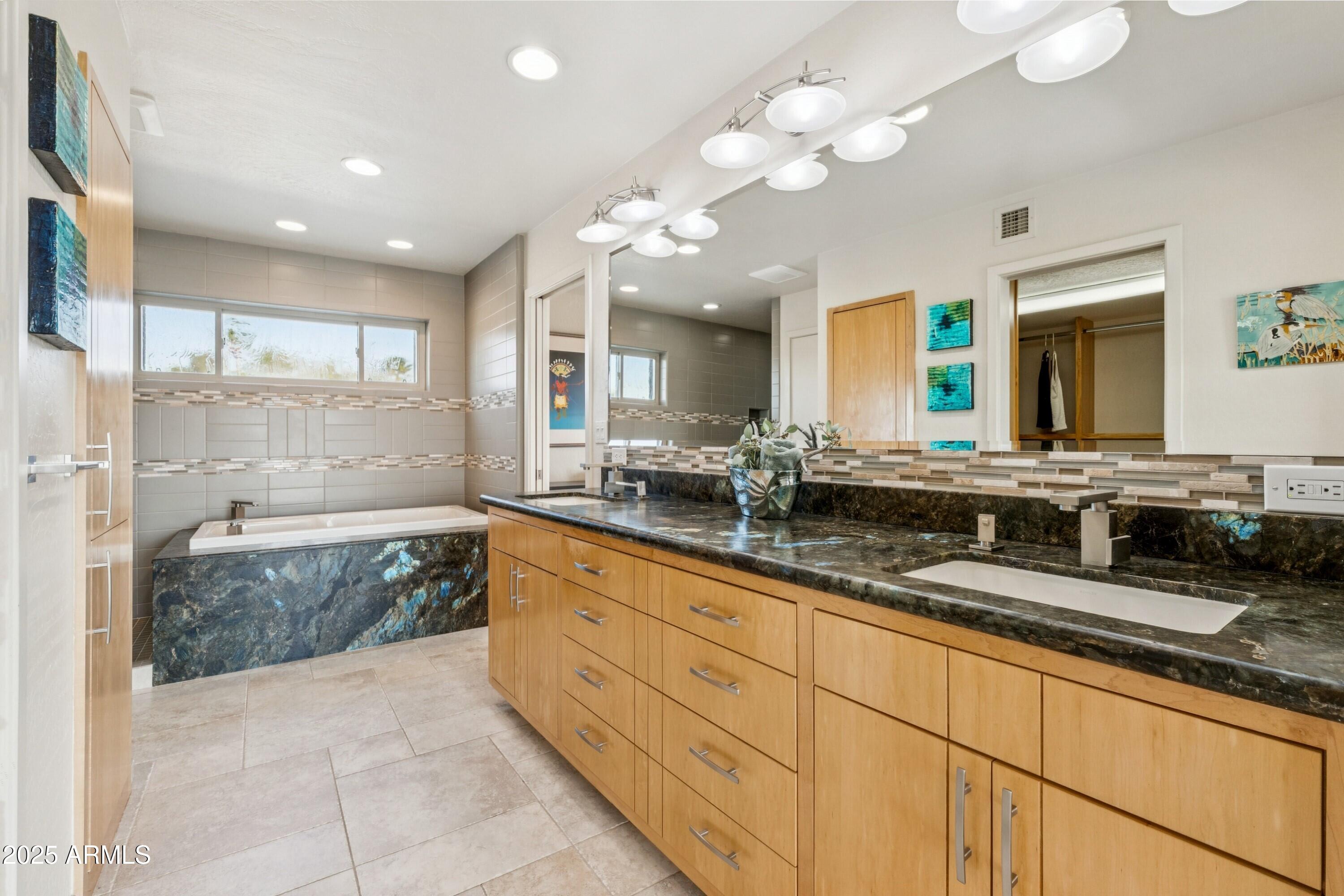 FOUNTAIN HILLS 605-A LT 24 BK 1 LT 14,15 BLK 2 - Residential