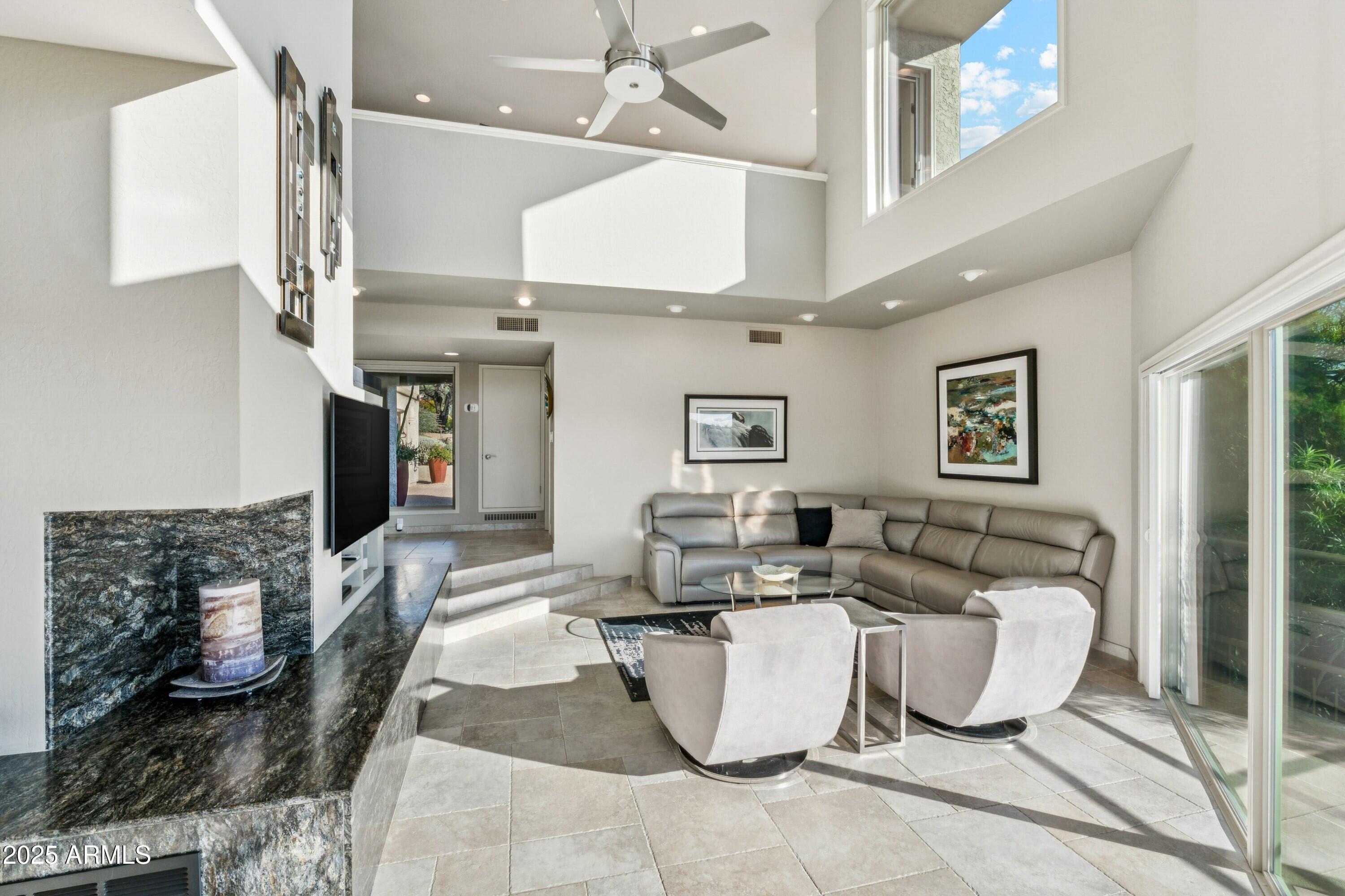 FOUNTAIN HILLS 605-A LT 24 BK 1 LT 14,15 BLK 2 - Residential