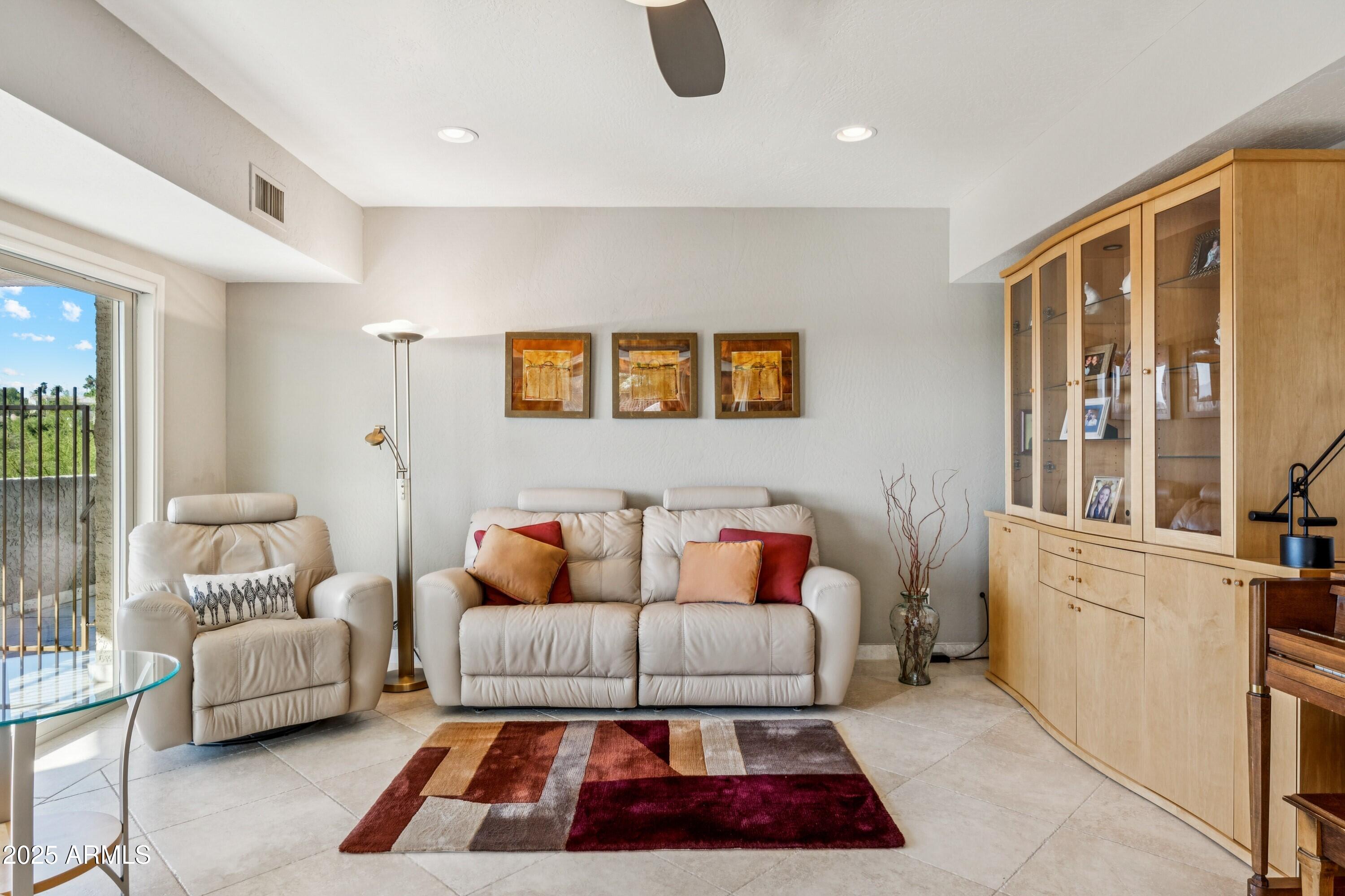 FOUNTAIN HILLS 605-A LT 24 BK 1 LT 14,15 BLK 2 - Residential