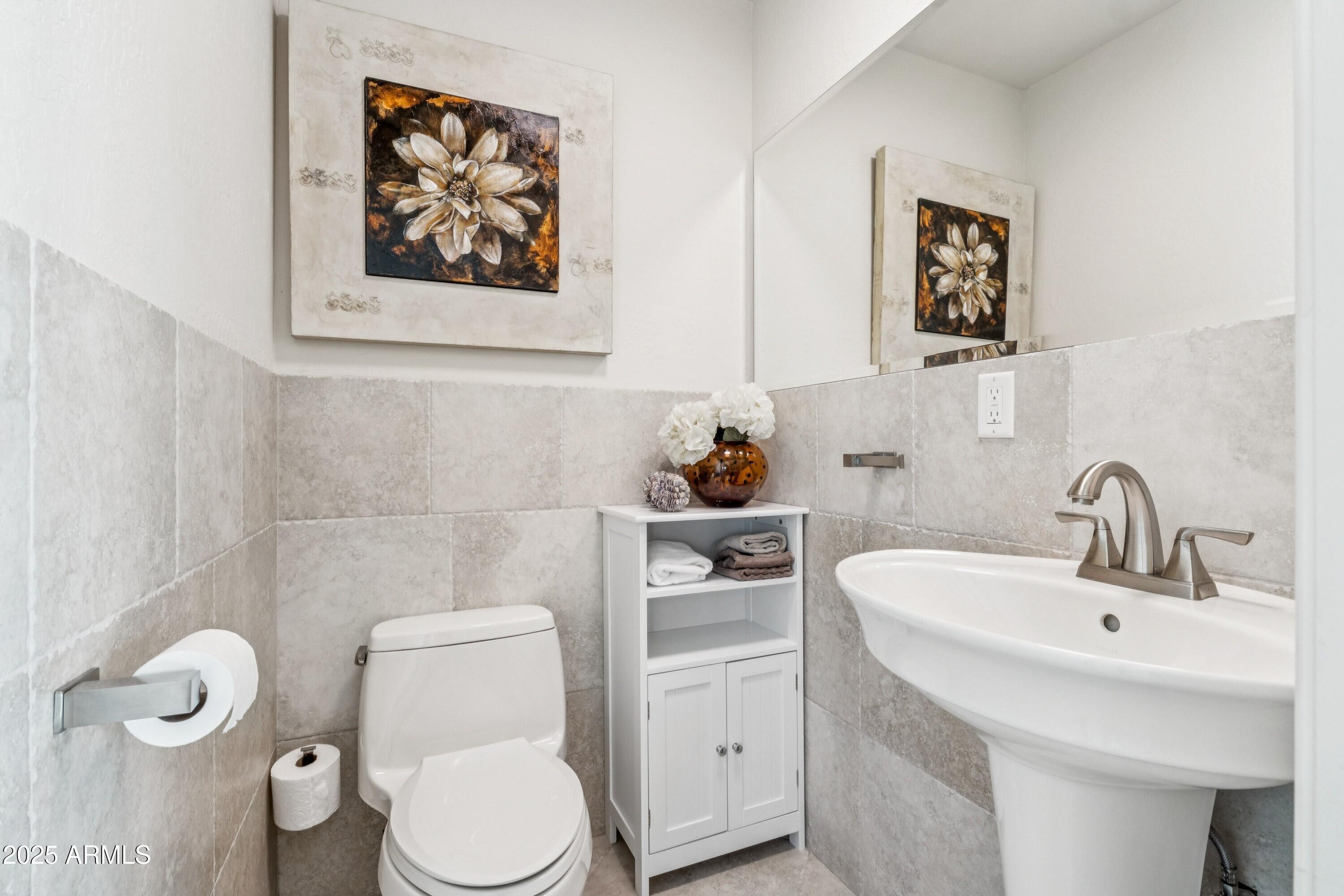 FOUNTAIN HILLS 605-A LT 24 BK 1 LT 14,15 BLK 2 - Residential