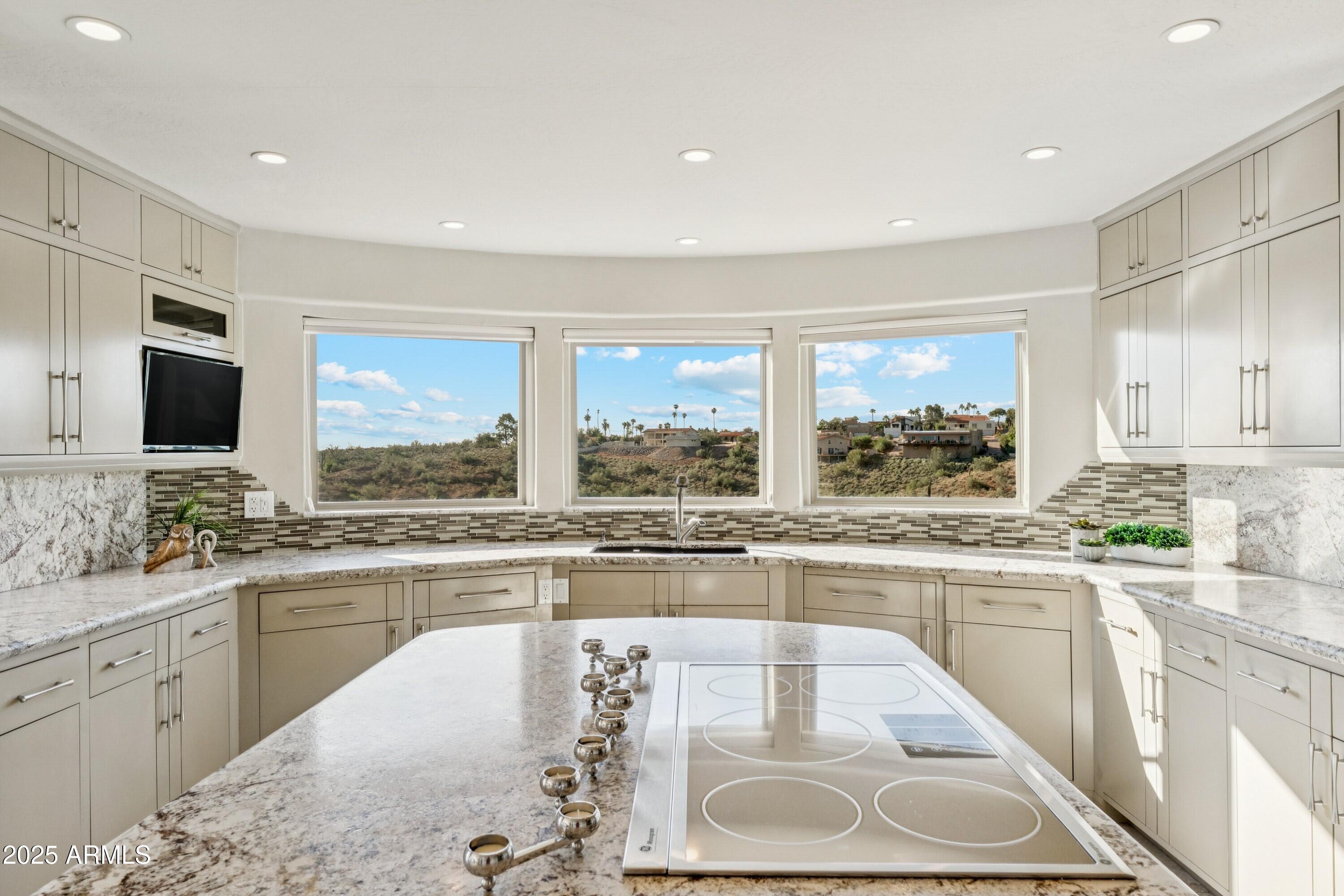 FOUNTAIN HILLS 605-A LT 24 BK 1 LT 14,15 BLK 2 - Residential