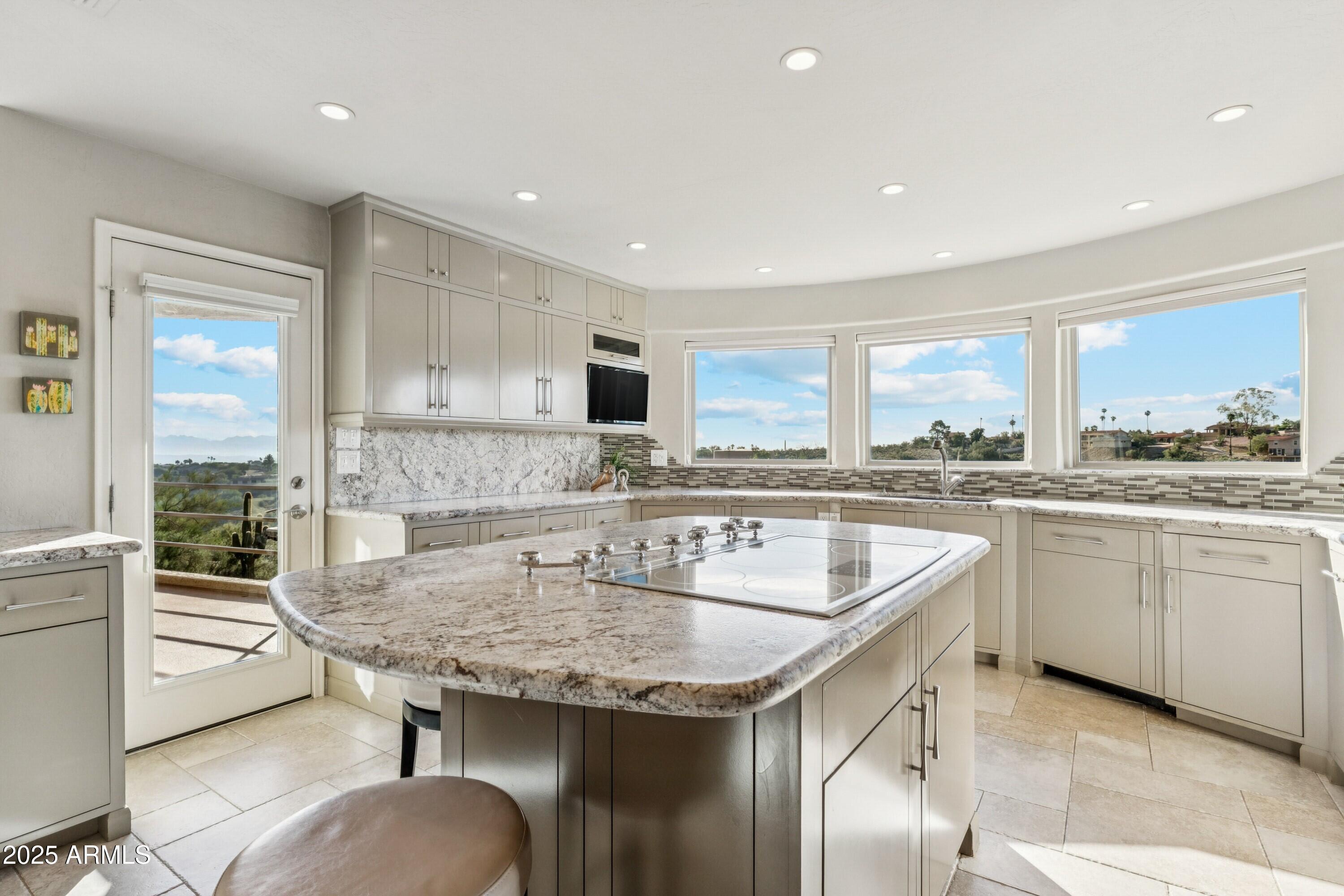 FOUNTAIN HILLS 605-A LT 24 BK 1 LT 14,15 BLK 2 - Residential