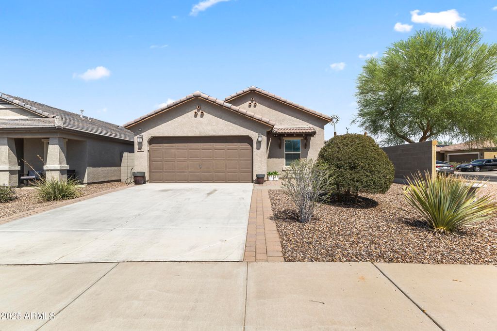 Photo of 726 W Jardin Drive, Casa Grande, AZ 85122 (MLS # 6946517)
