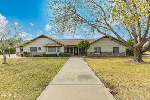 2550 N PIONEER -- Mesa AZ 85203