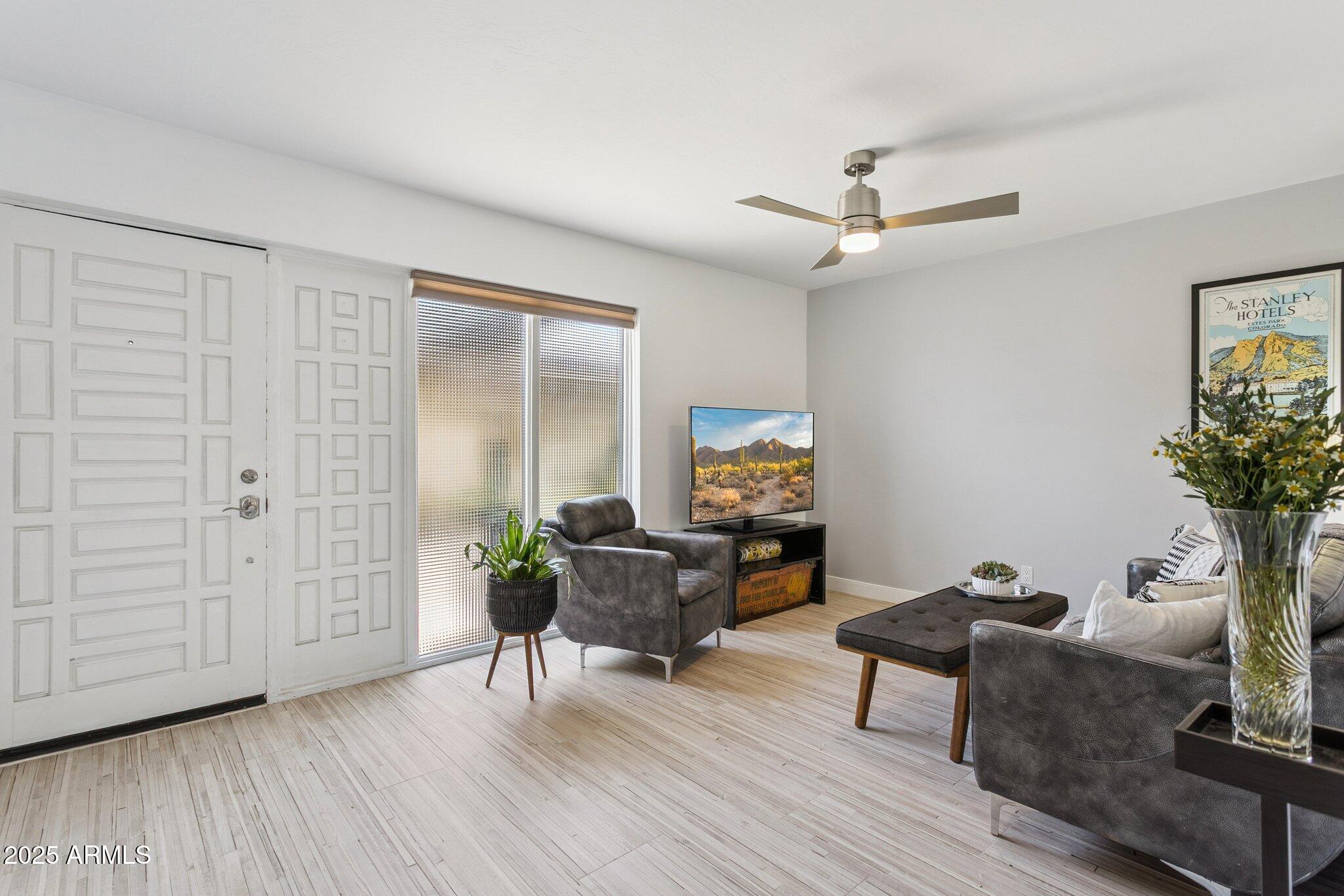 110 W MISSOURI Avenue 25