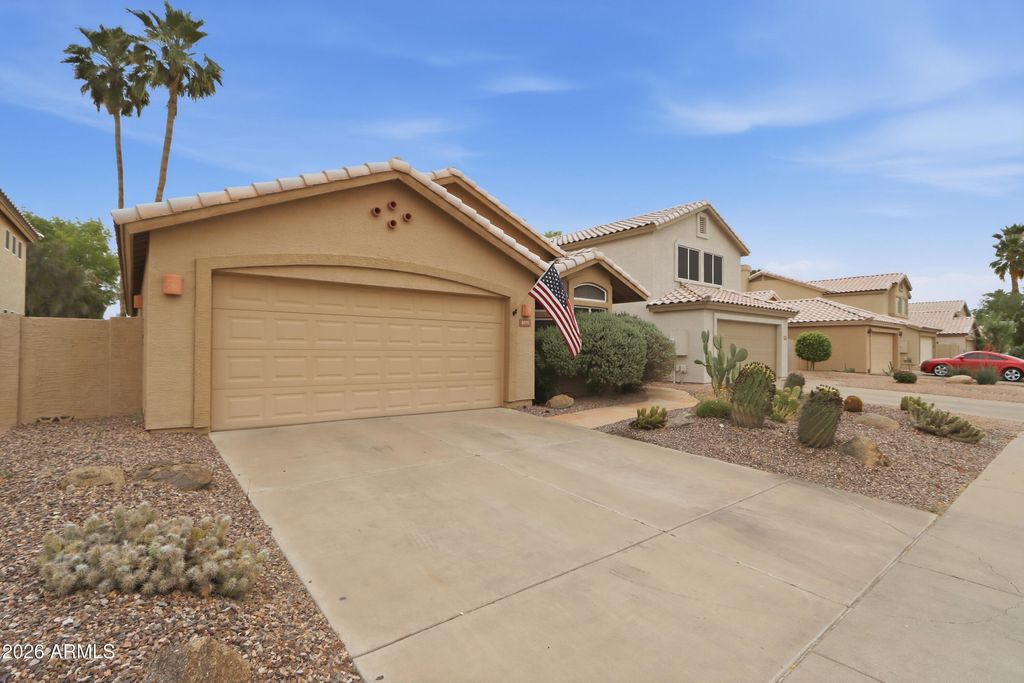 Photo of 1075 N Saguaro Street, Chandler, AZ 85224 (MLS # 7012549)