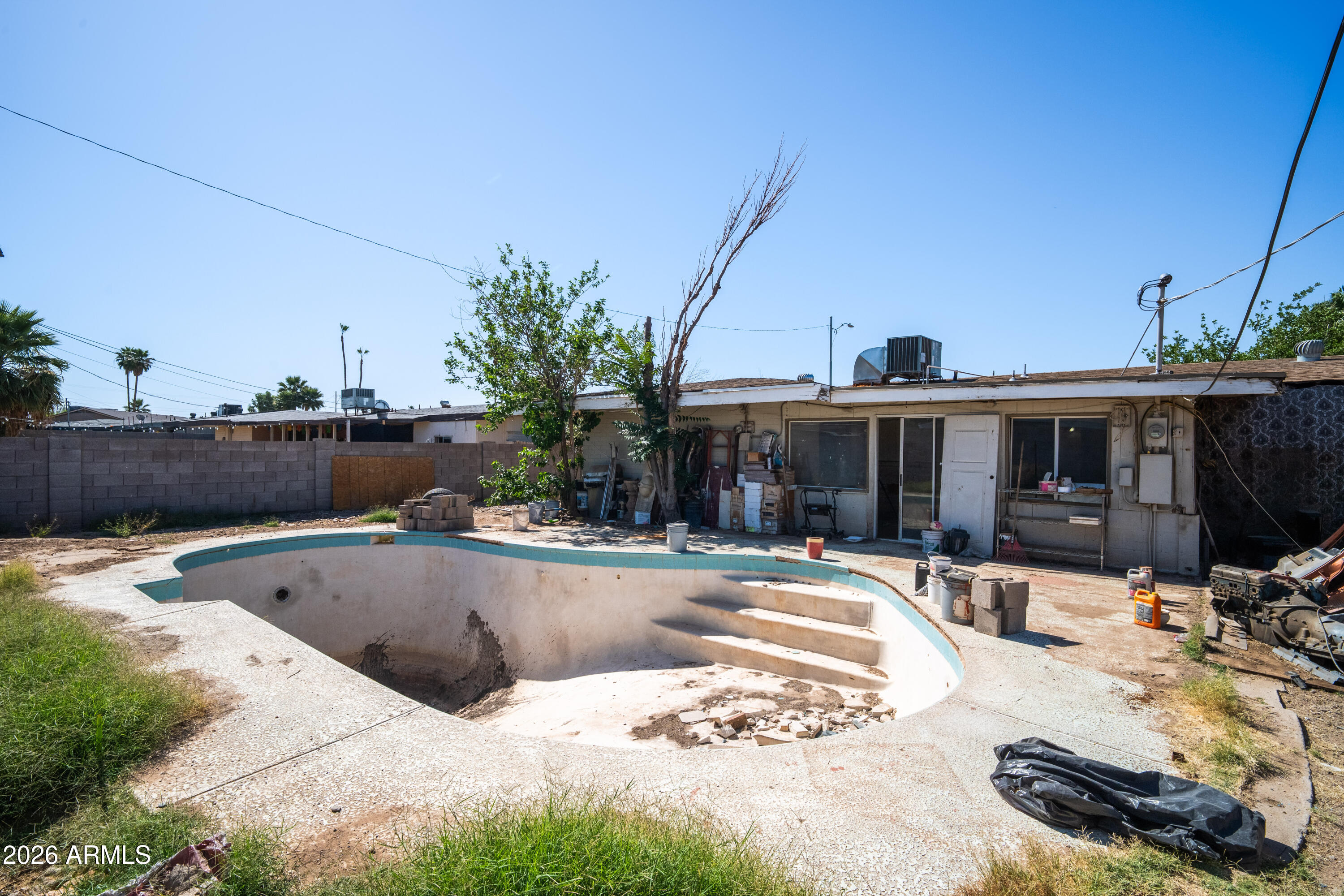 6218 W MEDLOCK Drive