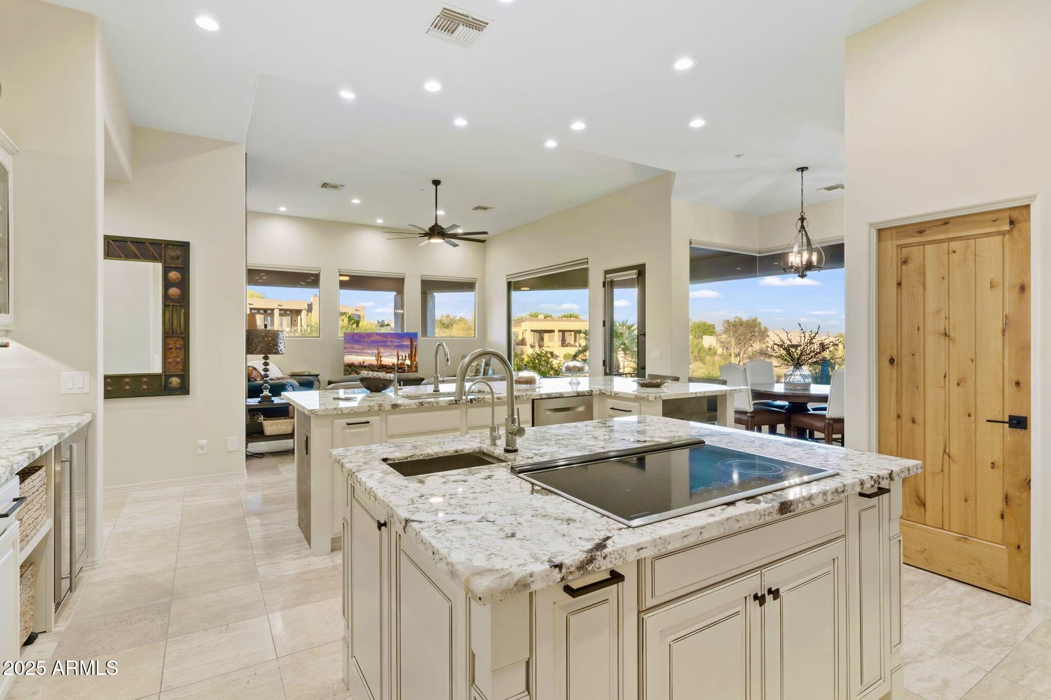 Fountain Hills, Arizona 85268, United States, 5 Bedrooms Bedrooms, ,4 BathroomsBathrooms,Residential,Active,98543