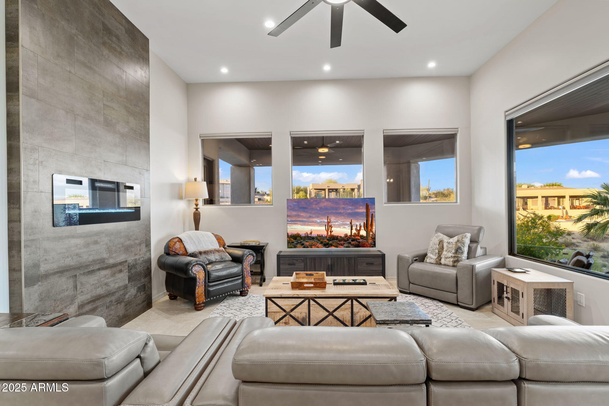 Fountain Hills, Arizona 85268, United States, 5 Bedrooms Bedrooms, ,4 BathroomsBathrooms,Residential,Active,98543