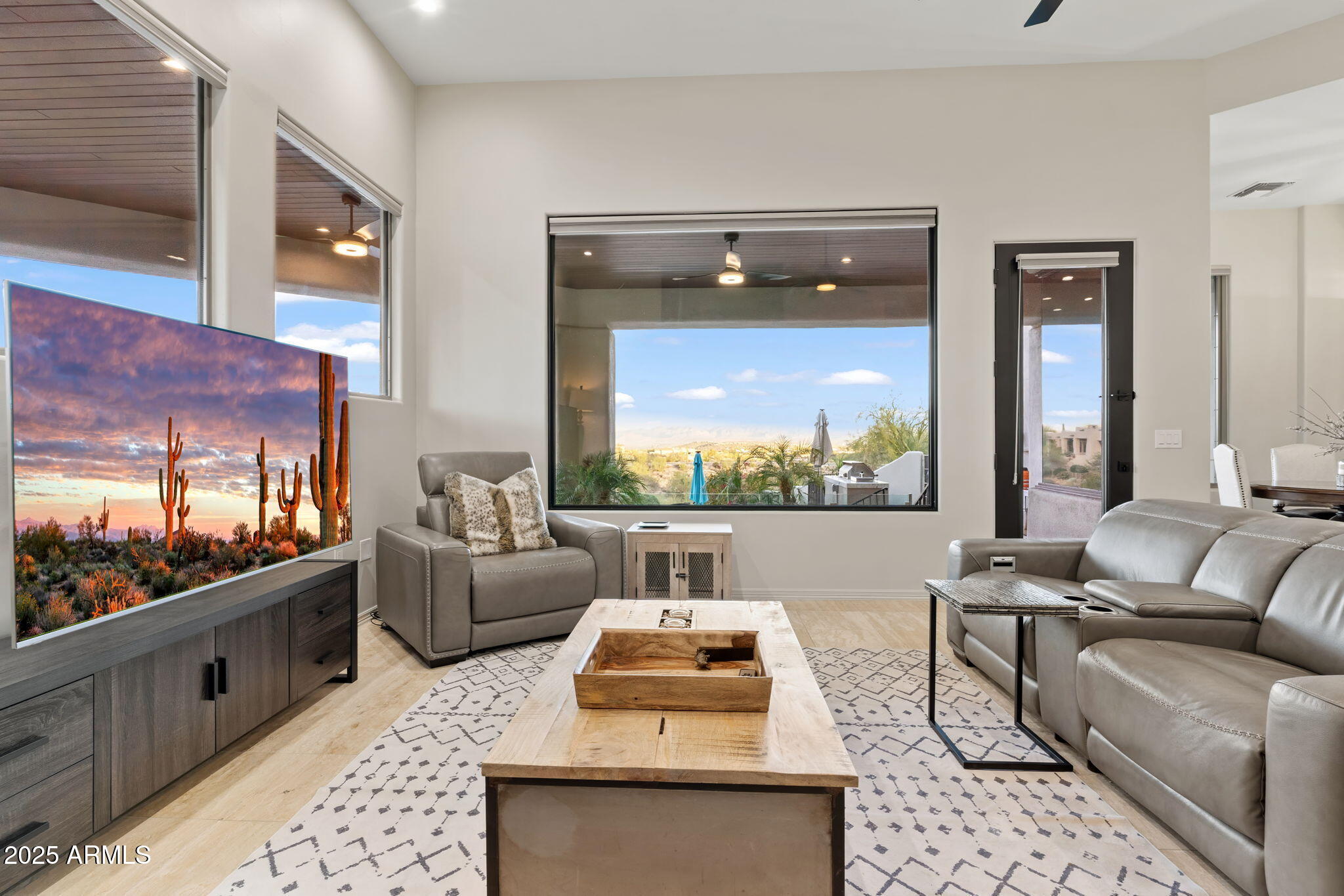 Fountain Hills, Arizona 85268, United States, 5 Bedrooms Bedrooms, ,4 BathroomsBathrooms,Residential,Active,98543