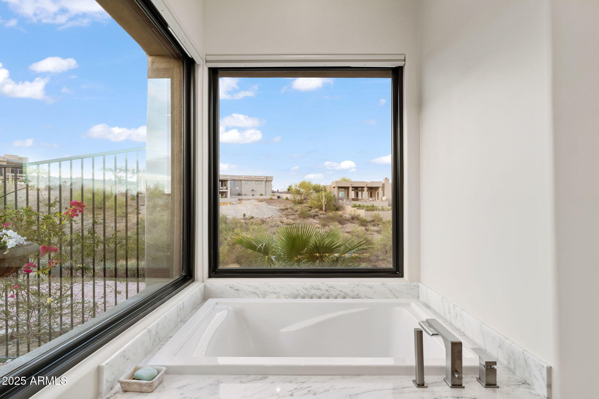 Fountain Hills, Arizona 85268, United States, 5 Bedrooms Bedrooms, ,4 BathroomsBathrooms,Residential,Active,98543