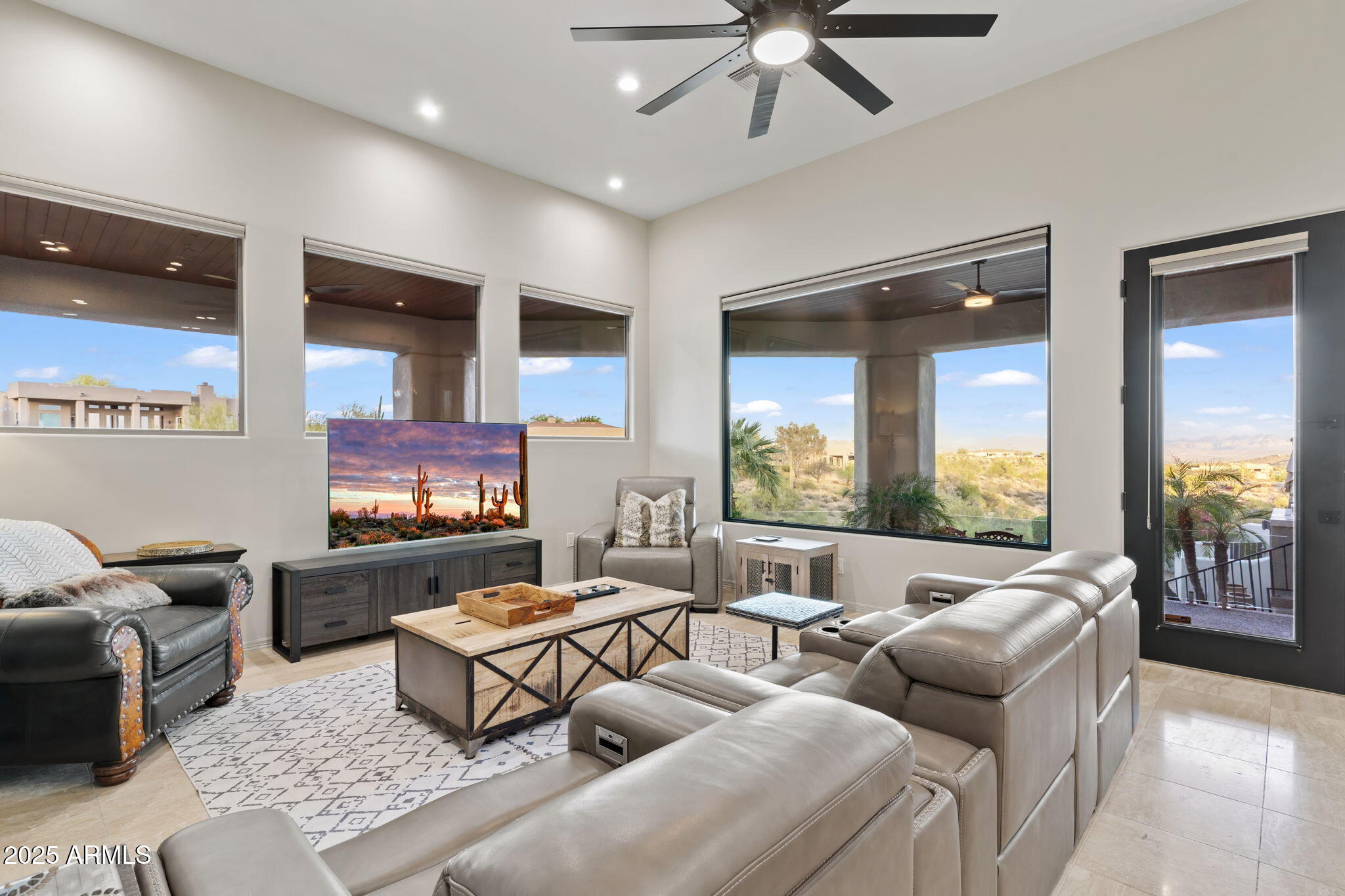 Fountain Hills, Arizona 85268, United States, 5 Bedrooms Bedrooms, ,4 BathroomsBathrooms,Residential,Active,98543