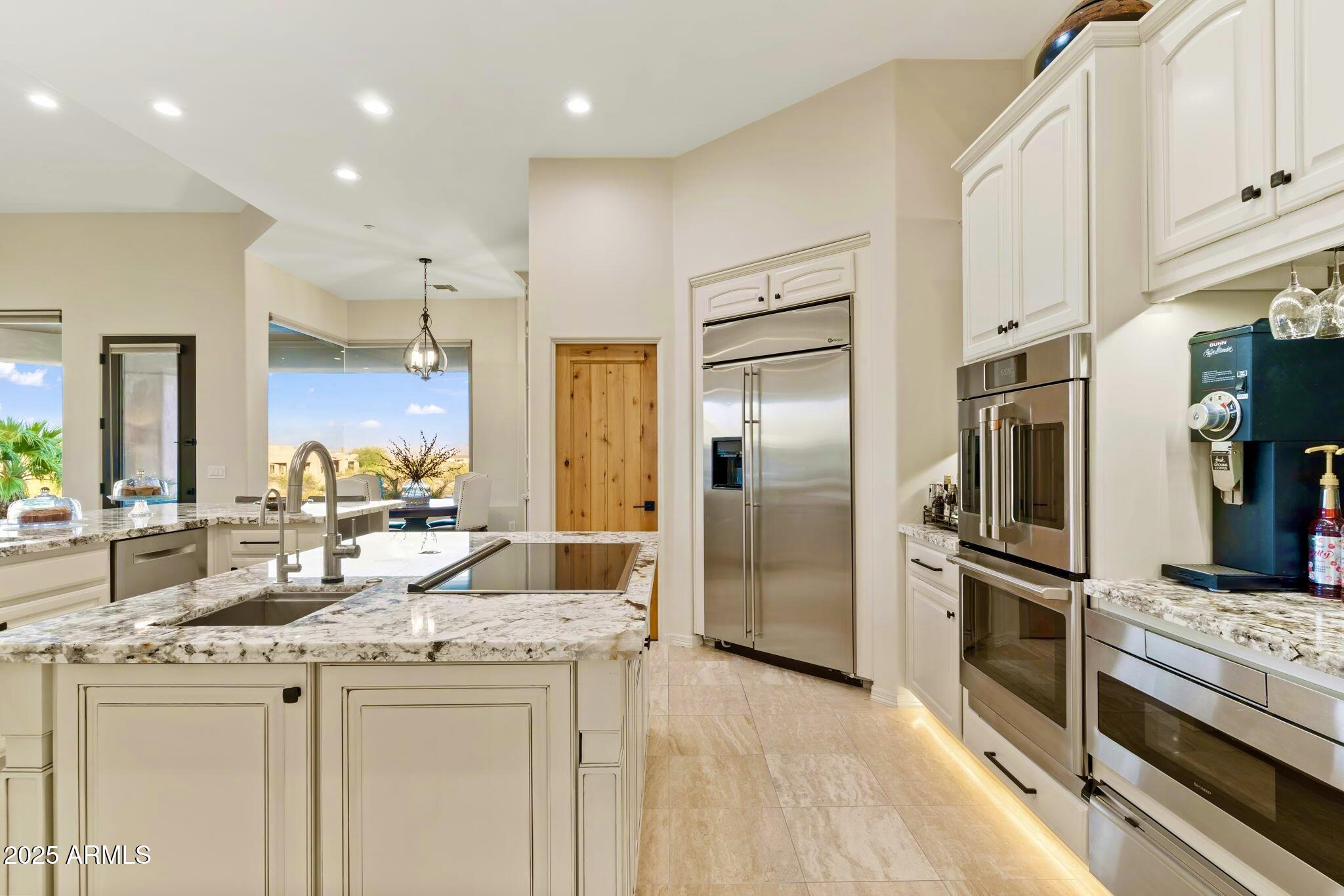 Fountain Hills, Arizona 85268, United States, 5 Bedrooms Bedrooms, ,4 BathroomsBathrooms,Residential,Active,98543