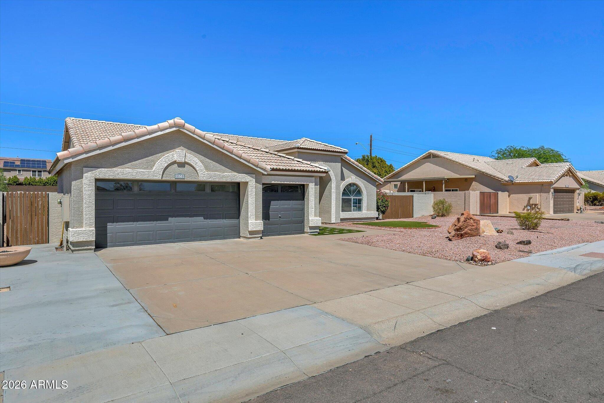5538 W FALLEN LEAF Lane