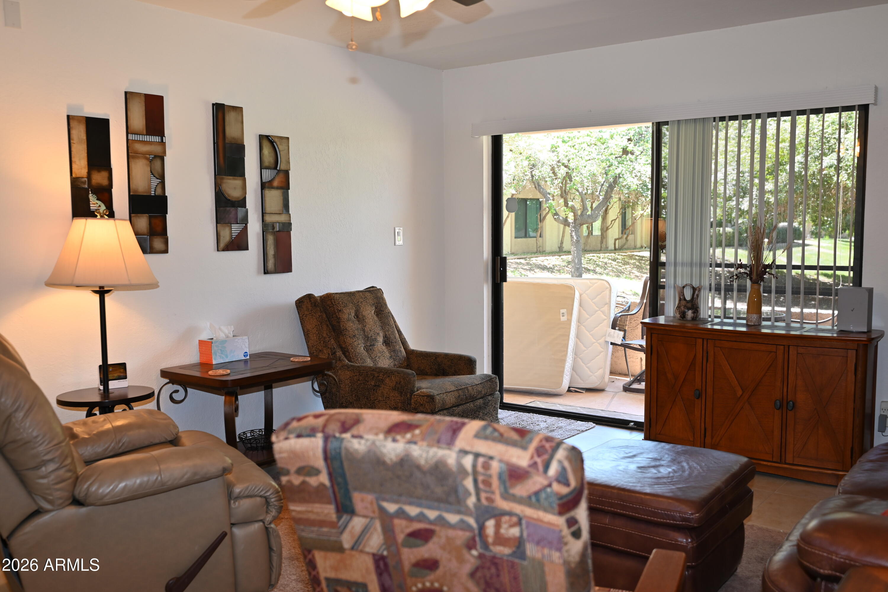 8649 E ROYAL PALM Road 125