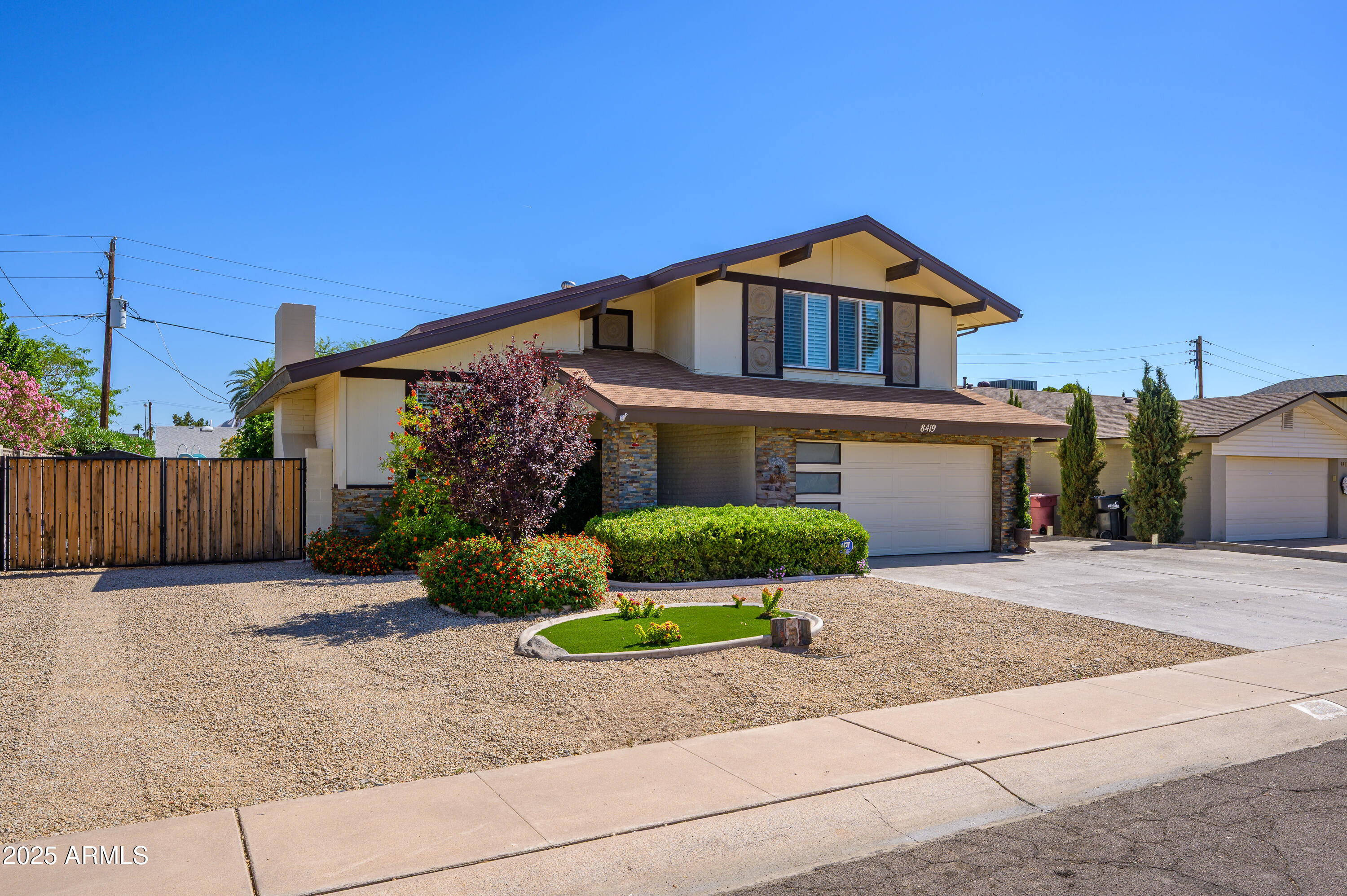8419 E STELLA Lane