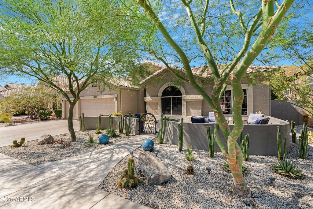 Photo of 1938 E Brentrup Drive, Tempe, AZ 85283 (MLS # 6937329)