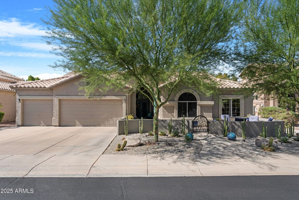 Photo of 1938 E Brentrup Drive, Tempe, AZ 85283 (MLS # 6937329)