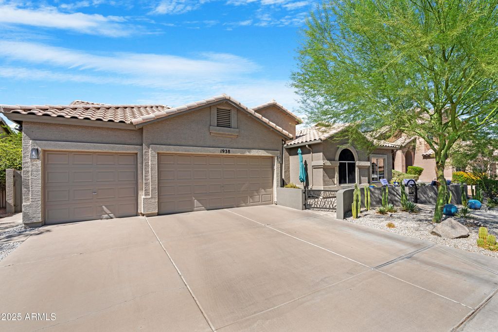 Photo of 1938 E Brentrup Drive, Tempe, AZ 85283 (MLS # 6937329)