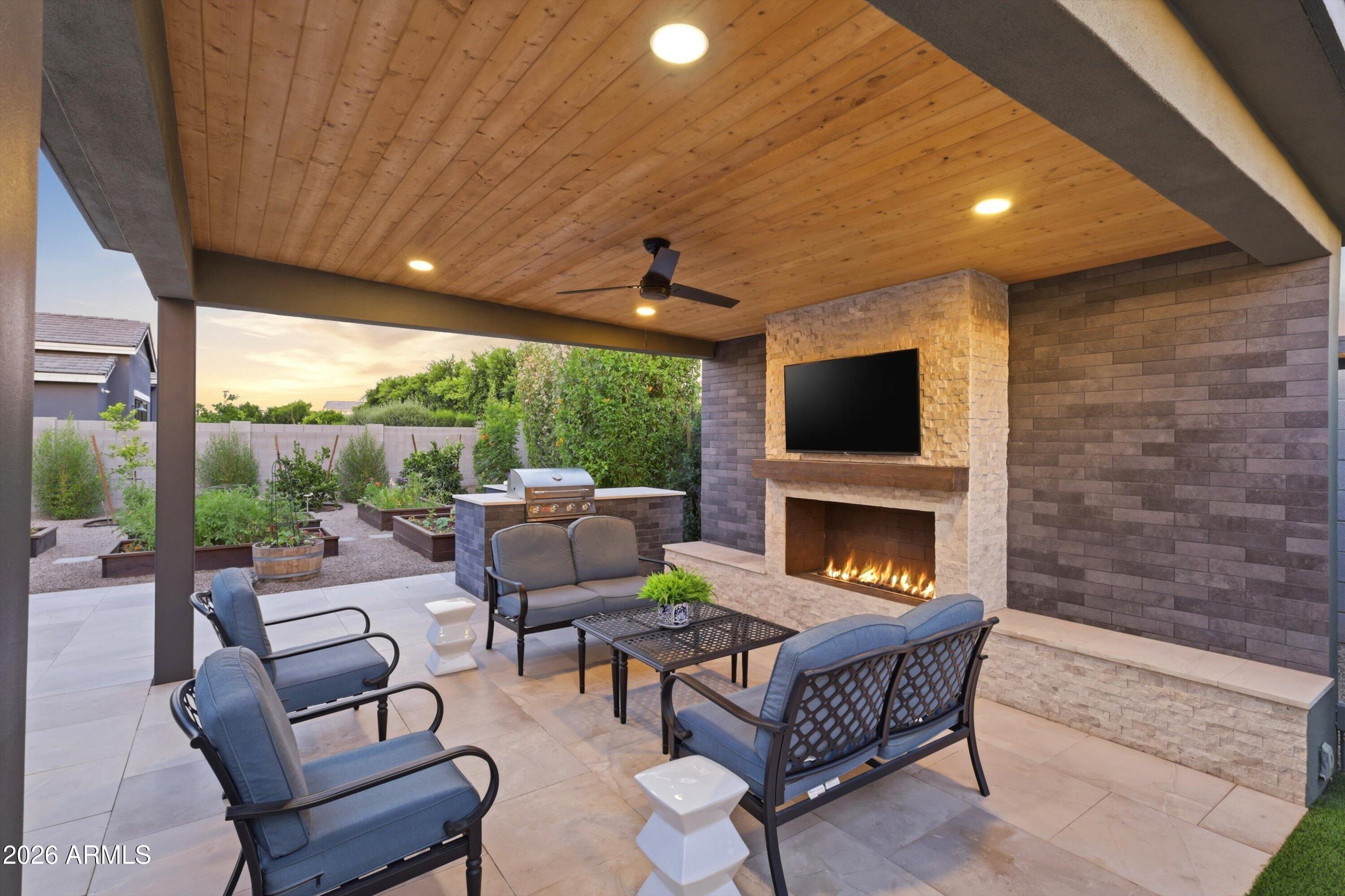 LAKEVIEW TRAILS SOUTHEAST AT MORRISON RANCH - Residential