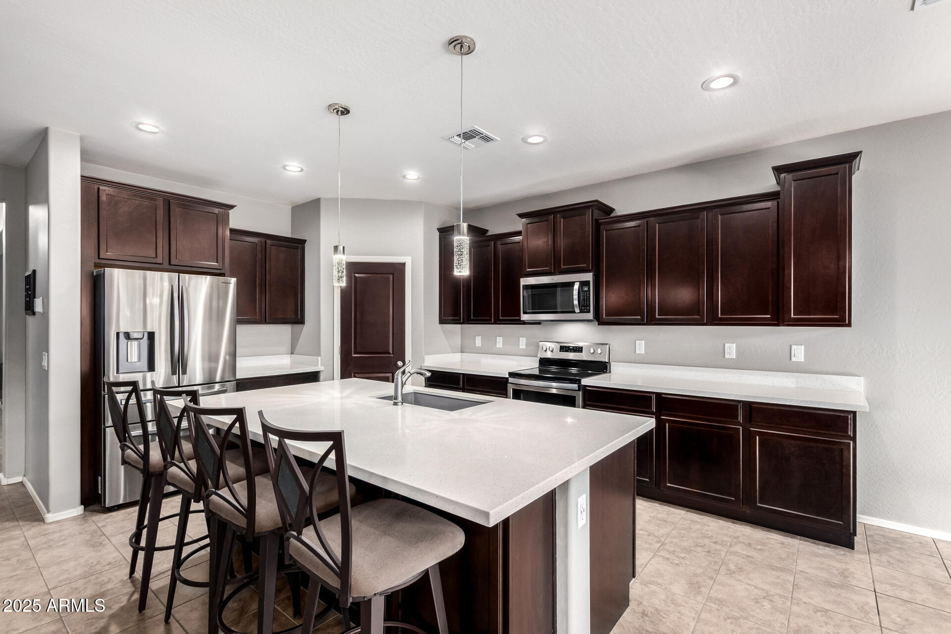 18253 W LOUISE Drive