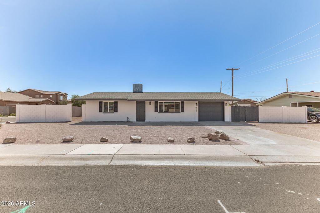Photo of 861 W 5th Avenue, Apache Junction, AZ 85120 (MLS # 6995774)