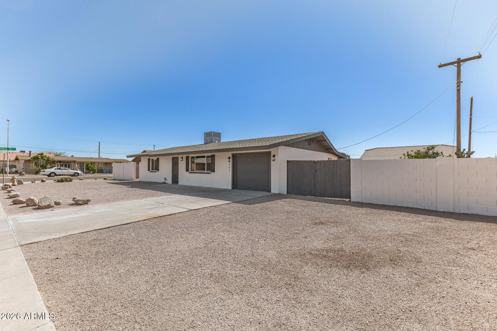 Photo of 861 W 5th Avenue, Apache Junction, AZ 85120 (MLS # 6995774)