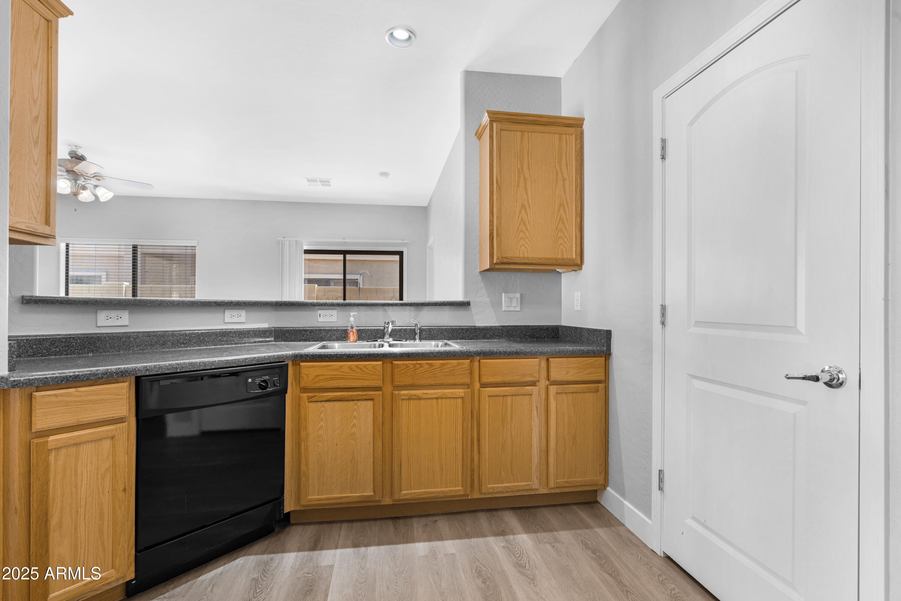 2565 S SIGNAL BUTTE Road 30