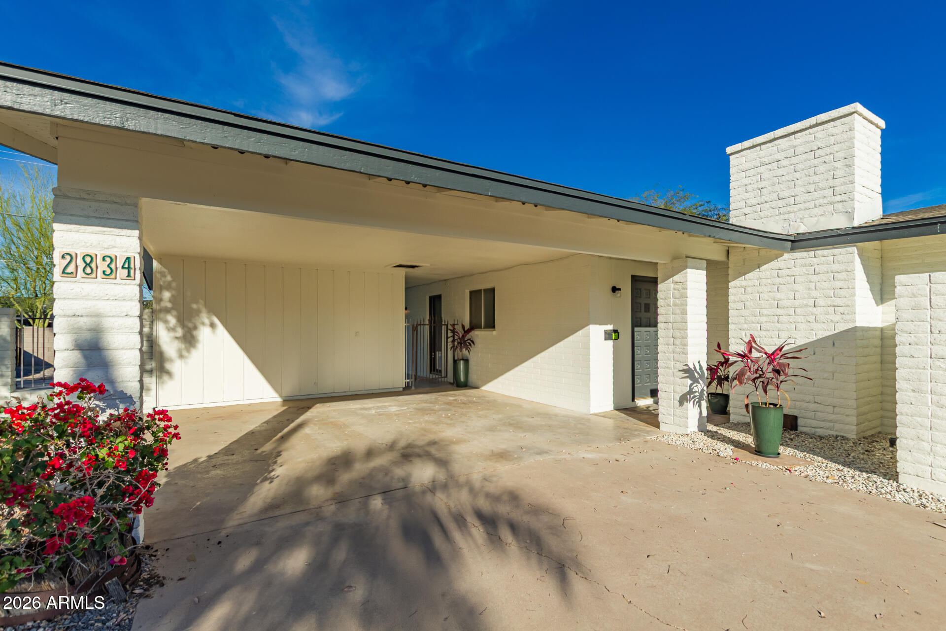 2834 E SHANGRI LA Road