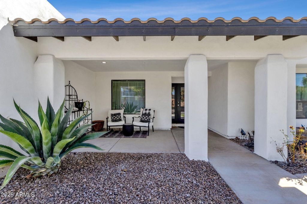 Photo of 949 E Eveningstar Lane, Tempe, AZ 85283 (MLS # 6913172)