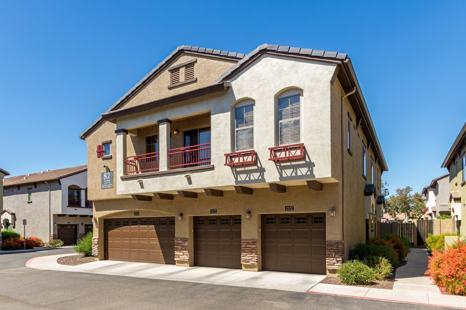 2725 E MINE CREEK Road 2172