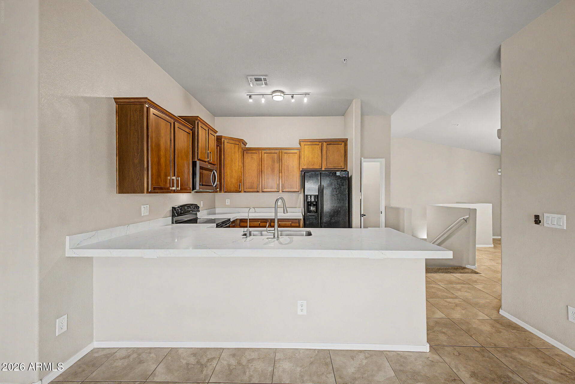2725 E MINE CREEK Road 2172