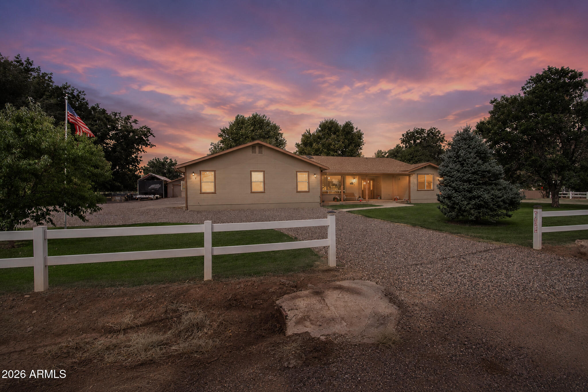 890 S OASIS Drive