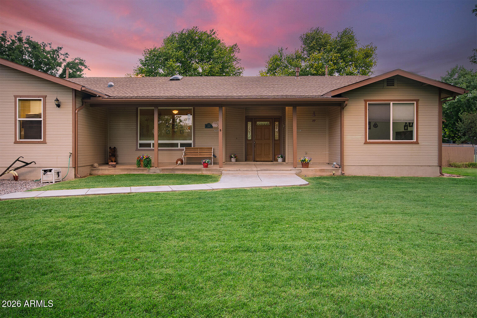 890 S OASIS Drive