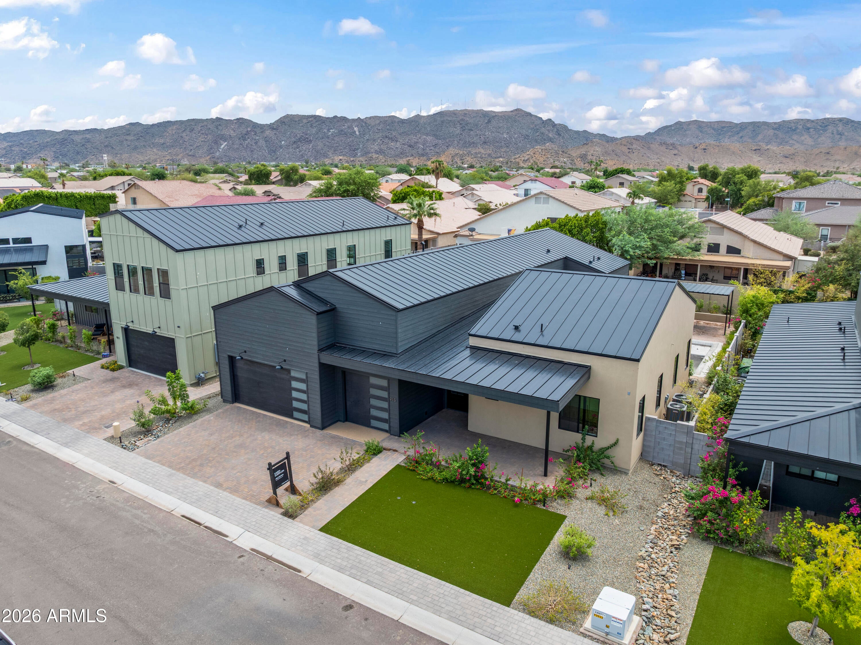 915 W ARDMORE Road 11