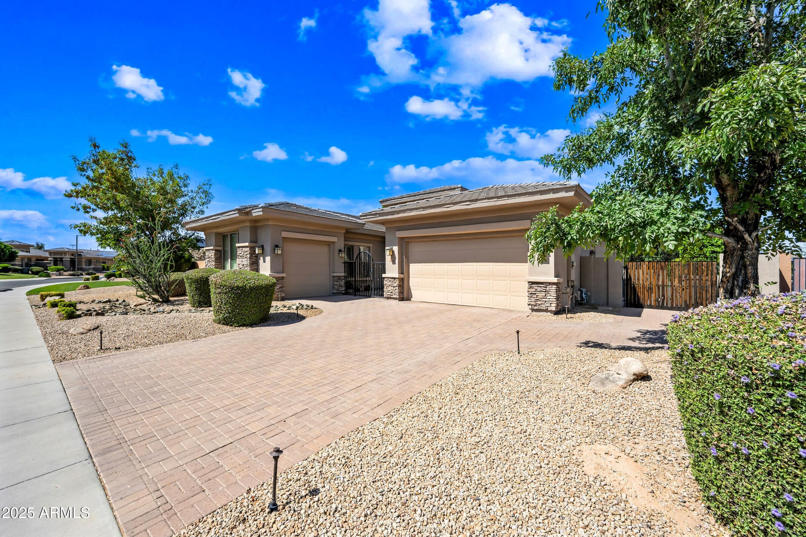 2565 N 141ST Lane