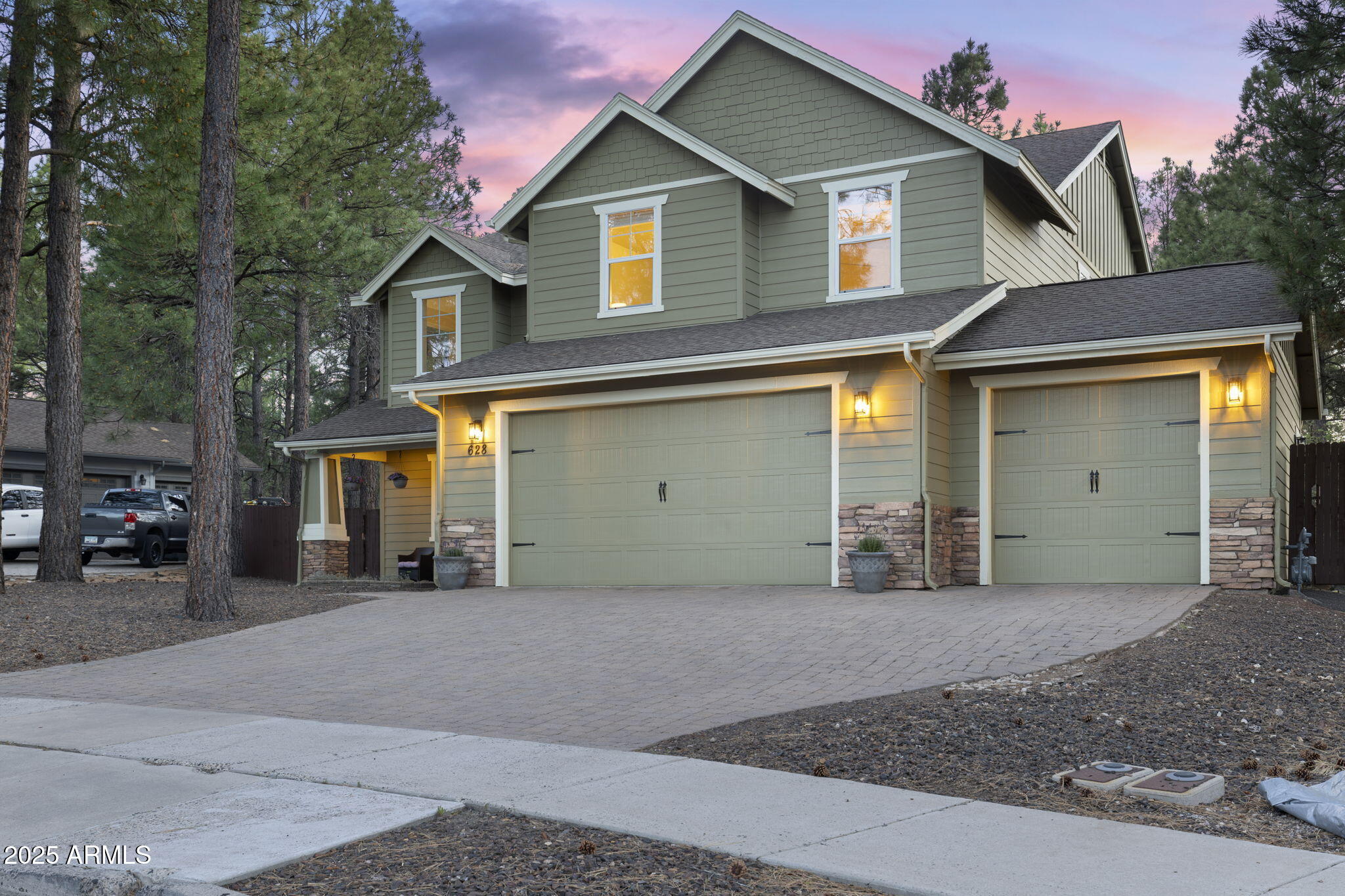 628 W CINNABAR Trail