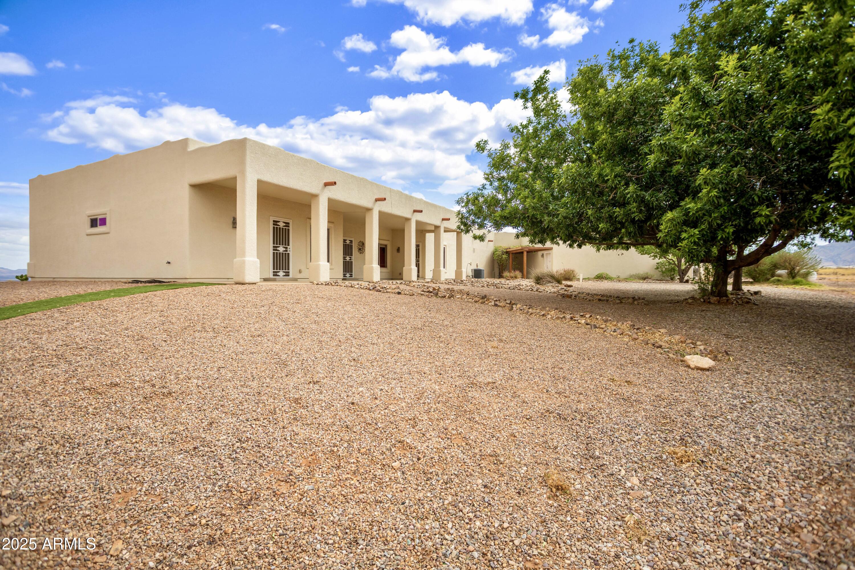 LOS RANCHOS - Residential