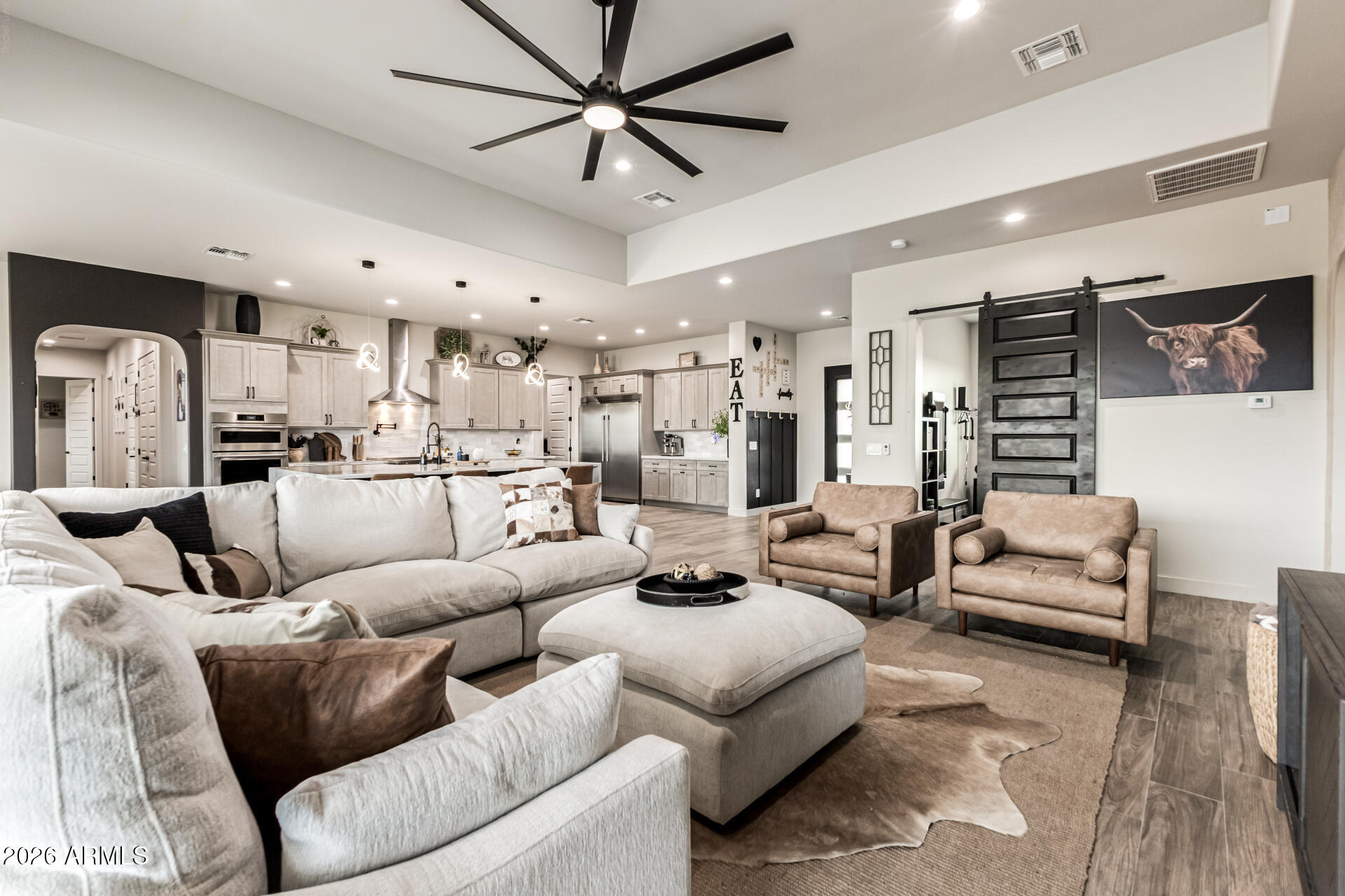 25583 W MADRE DEL ORO Drive