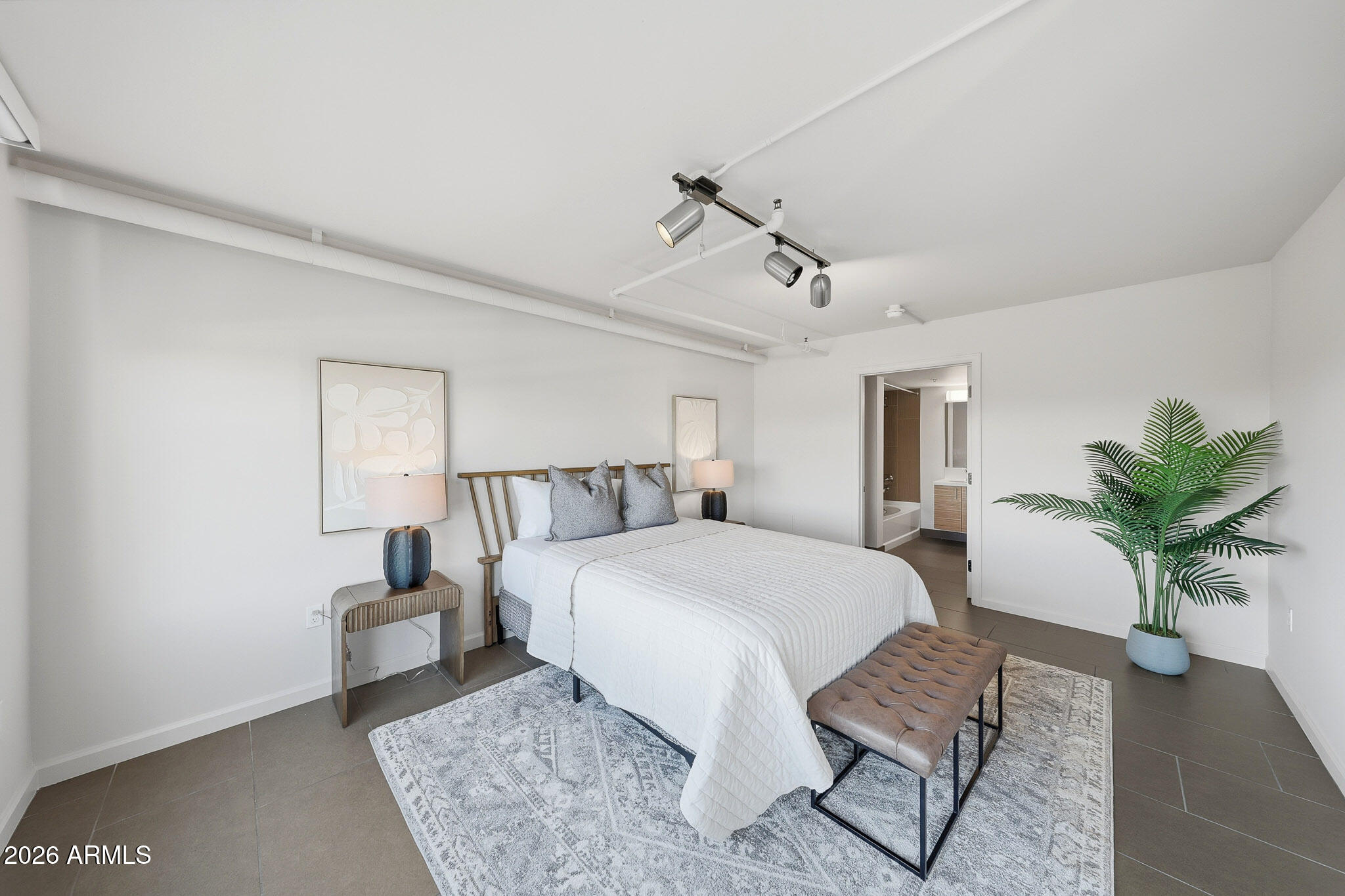 535 W THOMAS Road 406