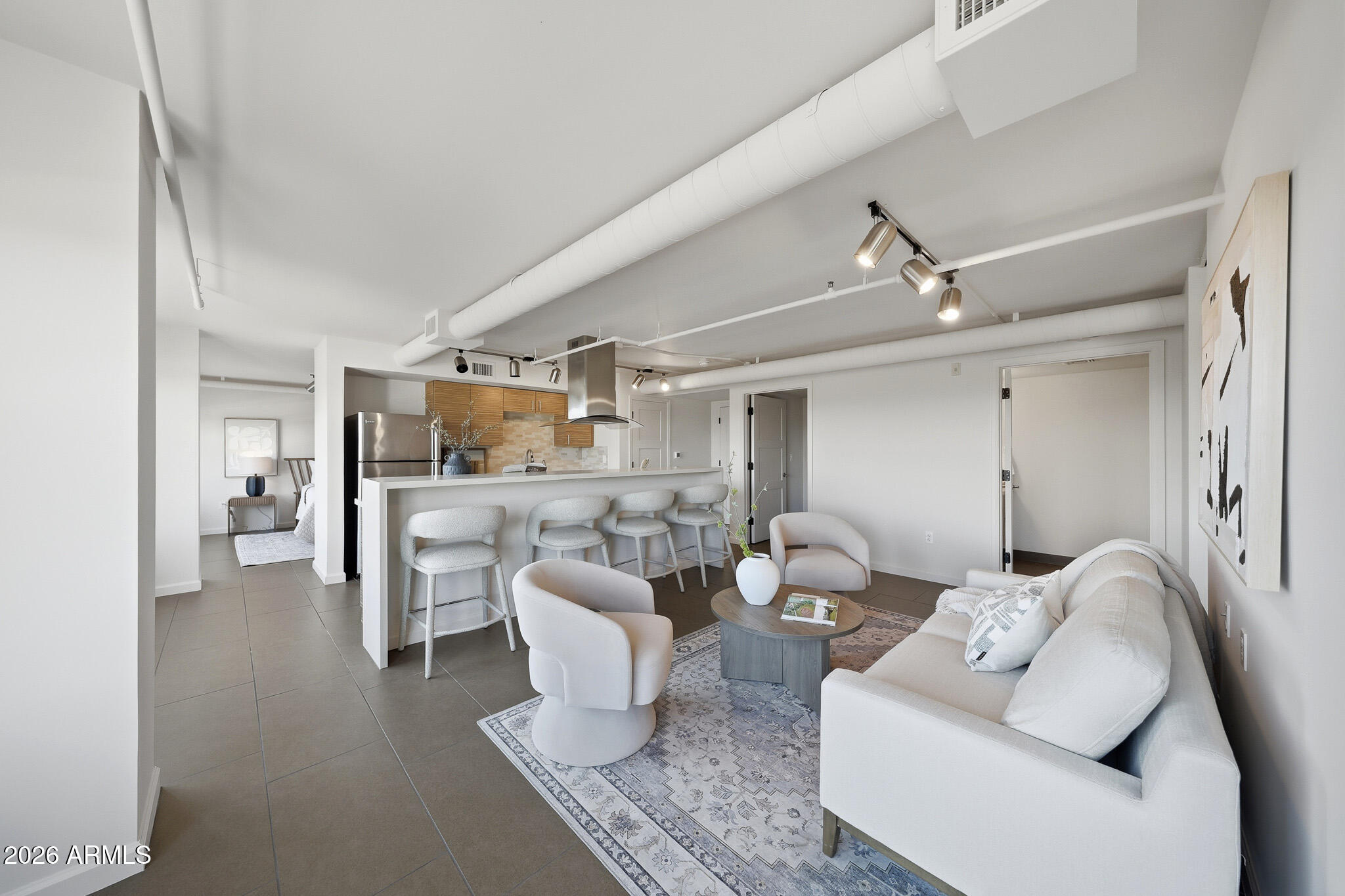 535 W THOMAS Road 406