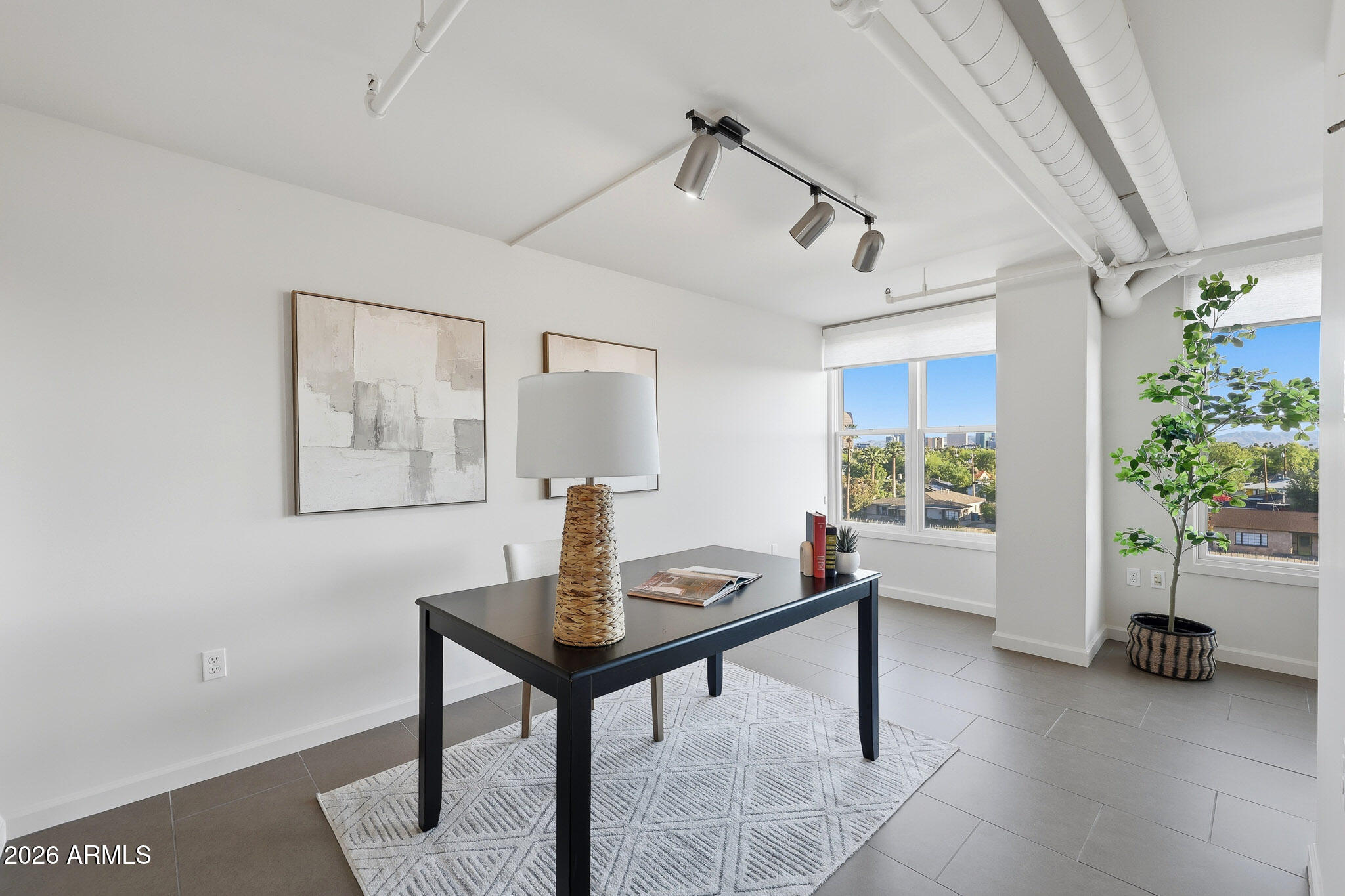 535 W THOMAS Road 406