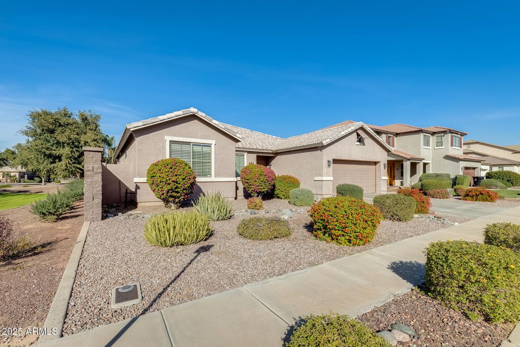 Photo of 10322 W Roanoke Avenue, Avondale, AZ 85392 (MLS # 6946690)