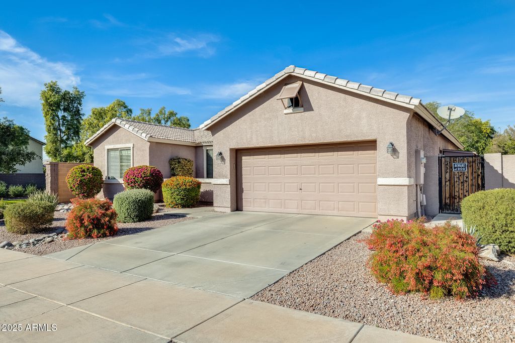 Photo of 10322 W Roanoke Avenue, Avondale, AZ 85392 (MLS # 6946690)