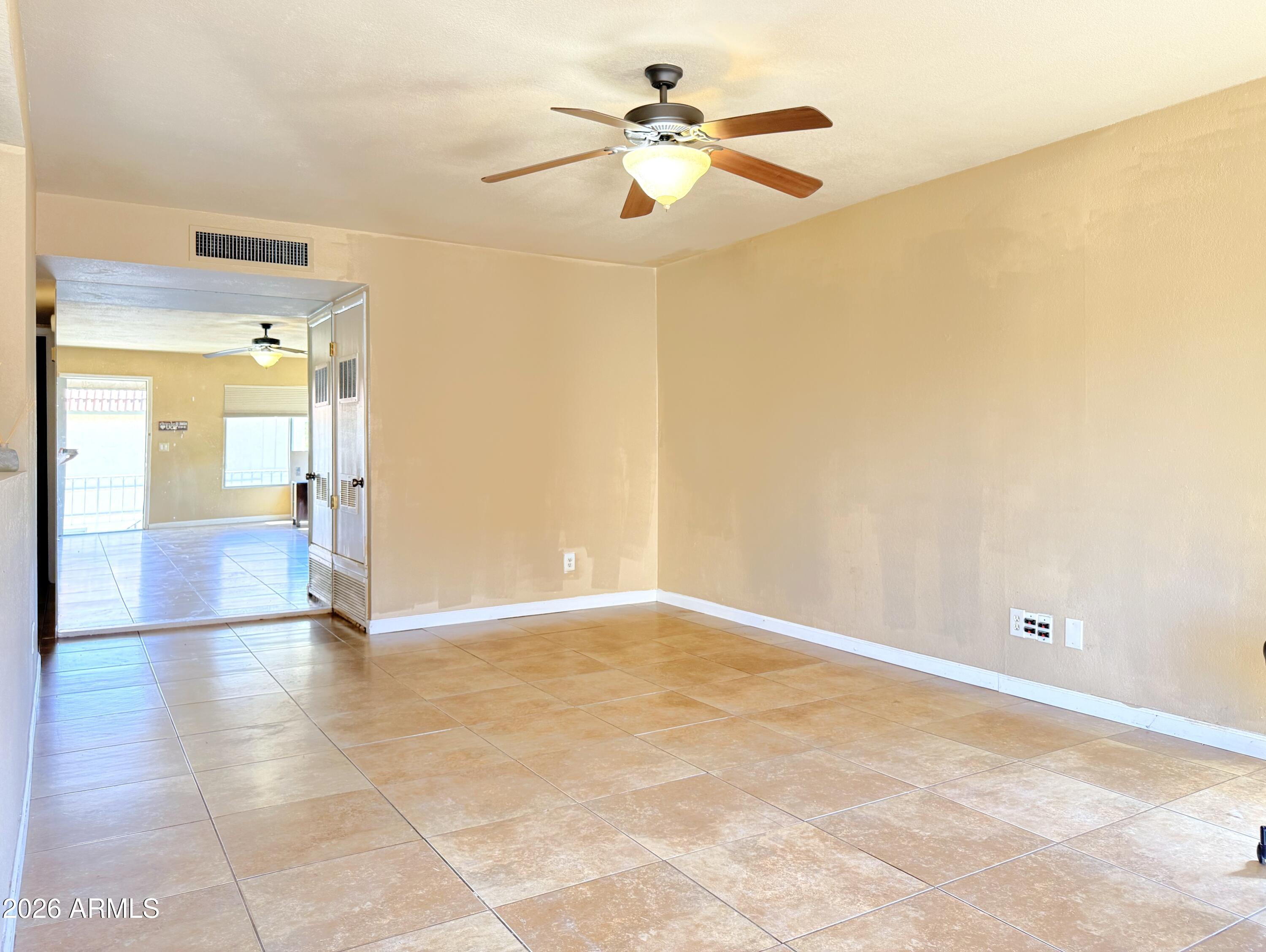 5625 S ADMIRALTY Court E E