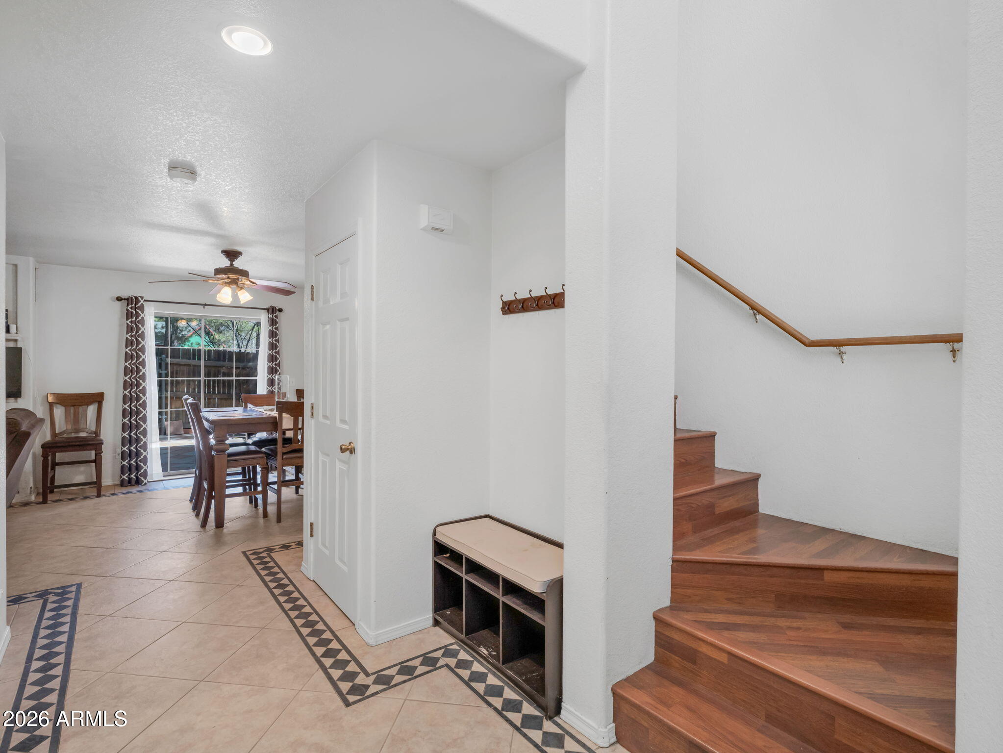 5800 N CHRISTMAS TREE Lane 102