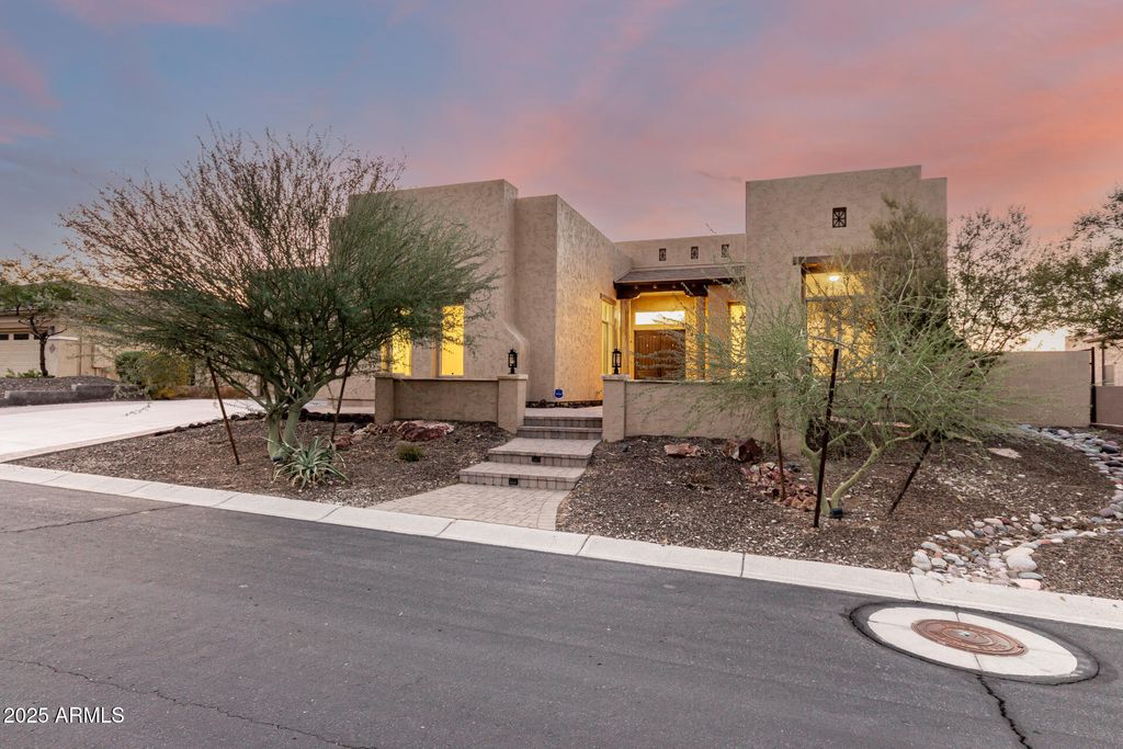 Photo of 8606 S 30th Street, Phoenix, AZ 85042 (MLS # 6936185)