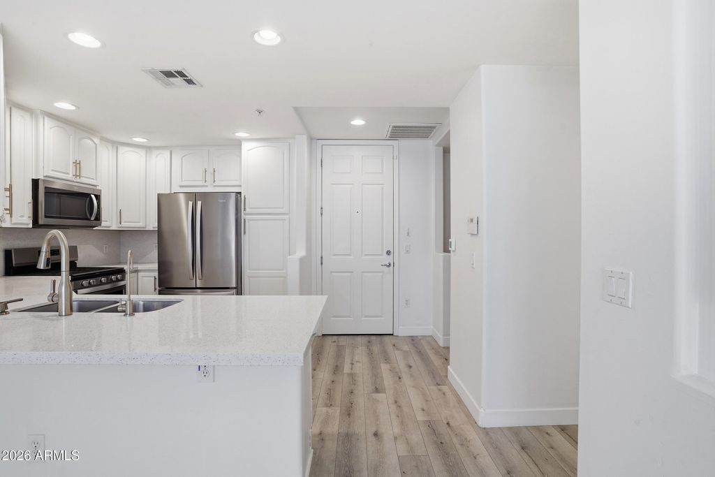 Photo of 5350 E Deer Valley Drive #2435, Phoenix, AZ 85054 (MLS # 7029639)